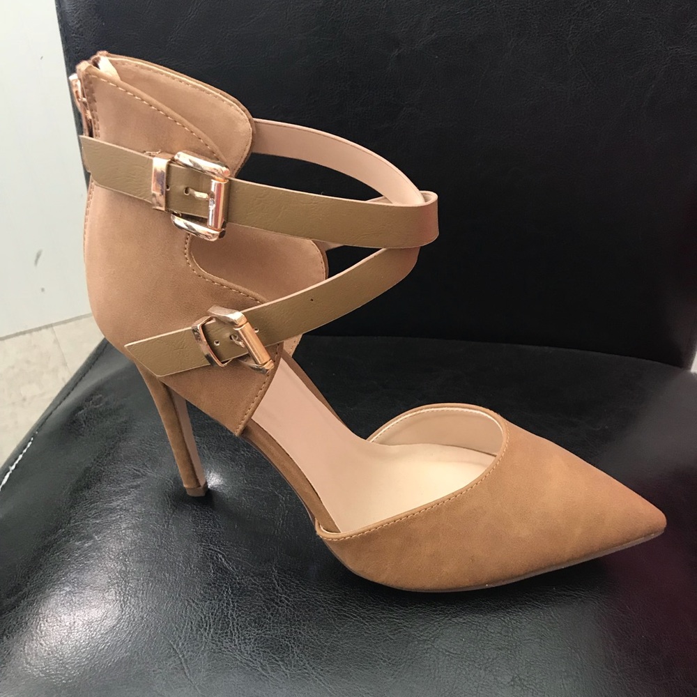 Close toe ankle strap high heel